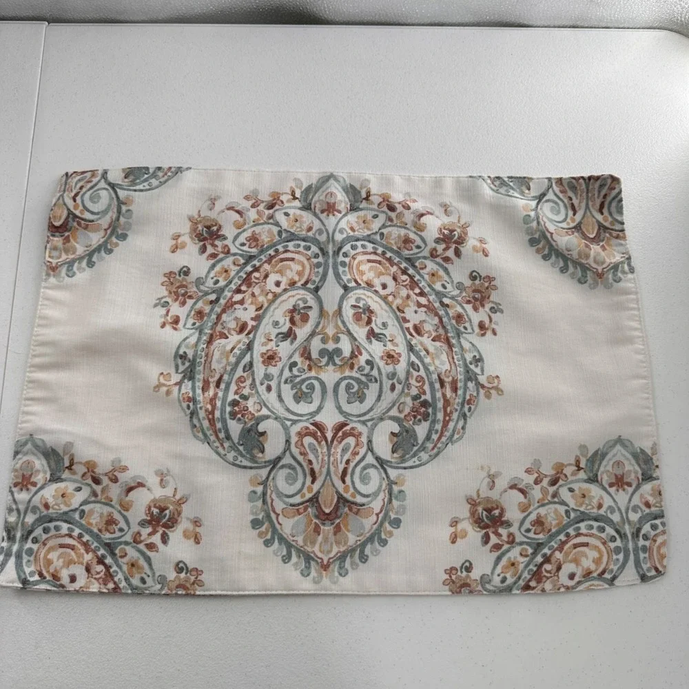 Nicole Miller Home Decorative‎ Place mats set of 2 13x18 Moroccan paisley read c